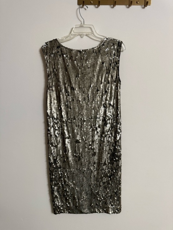 Alice + Olivia Dresses & Skirts - Alice + Olivia Gold Metallic Sequin Shift Dress Medium M